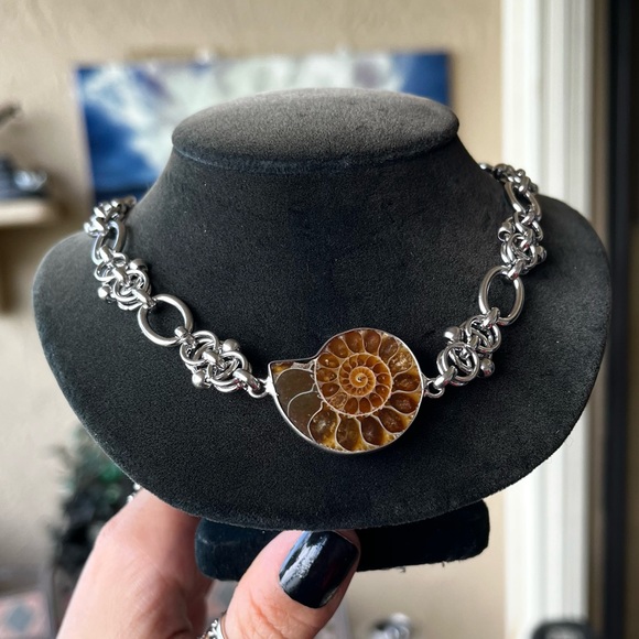 Made to order . Genuine ammonite fossil shell stainless steel maille choker - Picture 15 of 16